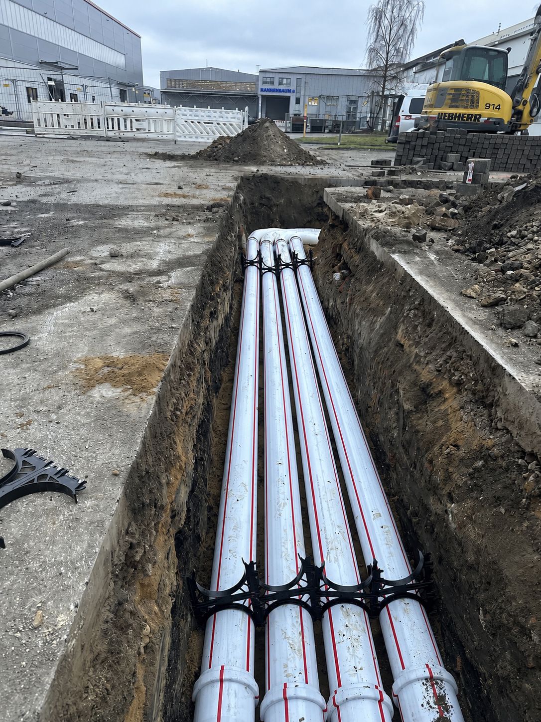 Verlegung von Strom- und Leerrohren