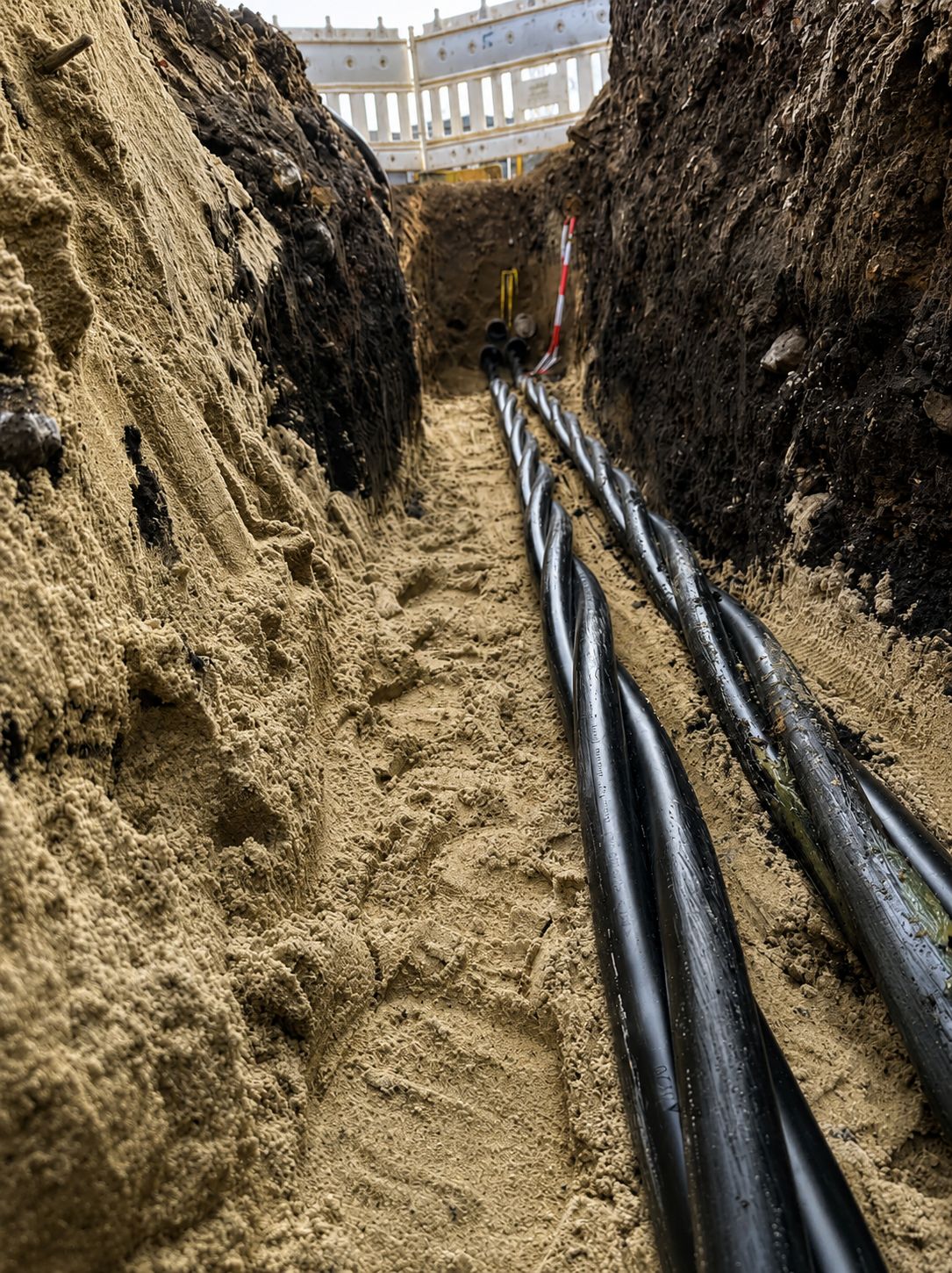 Verlegung von Strom- und Leerrohren